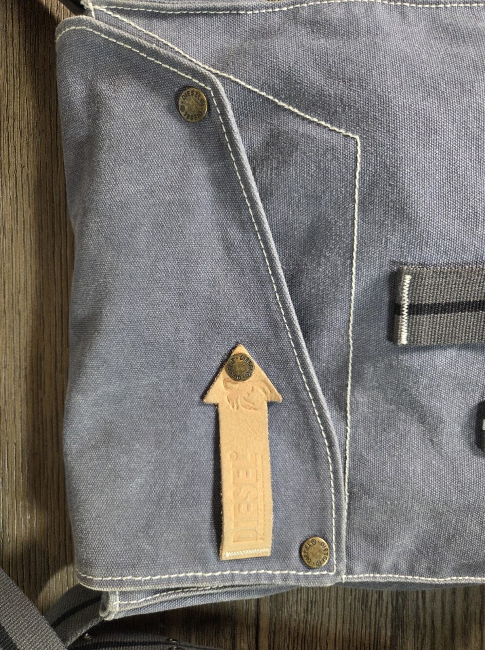 Vtg DIESEL Y2K Distressed Grey Canvas Messenger Bag - Excellent Condition - Picture 8 of 13